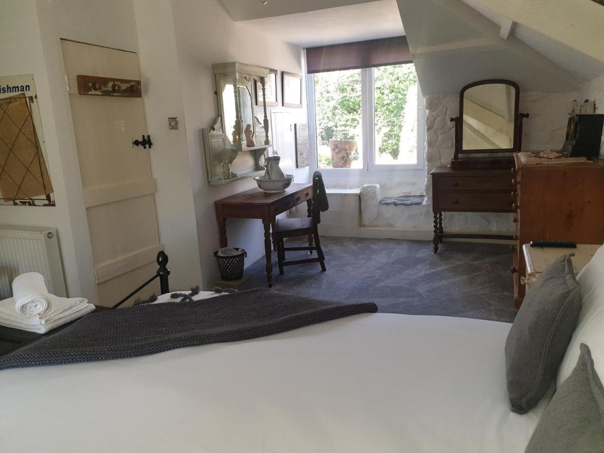 Cozy Carbence Cottage คาร์บิสเบย์ ภายนอก รูปภาพ